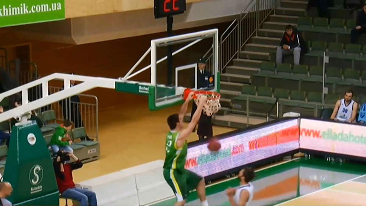 Спортивний огляд: "Хімік" здобув 24-ту перемогу, Даніель Ріккіардо кращий у "Формулі-1"