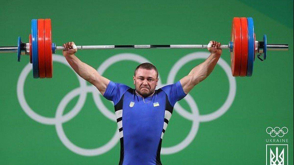 Украинец Чумак стал бронзовым призером чемпионата мира, толкнув штангу весом 217 кг