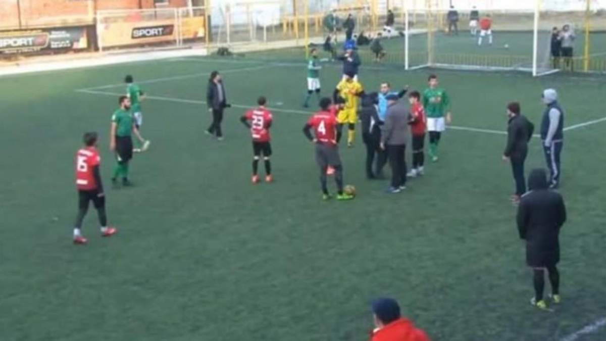 В Дагестане любительские команды устроили массовую драку во время матча – видео