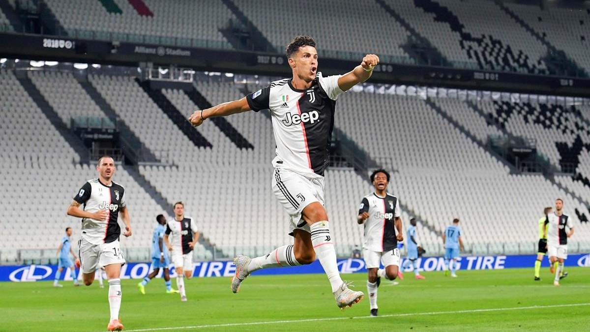 Дубль Роналду за три минуты принес победу "Ювентусу" в матче против "Лацио": видео