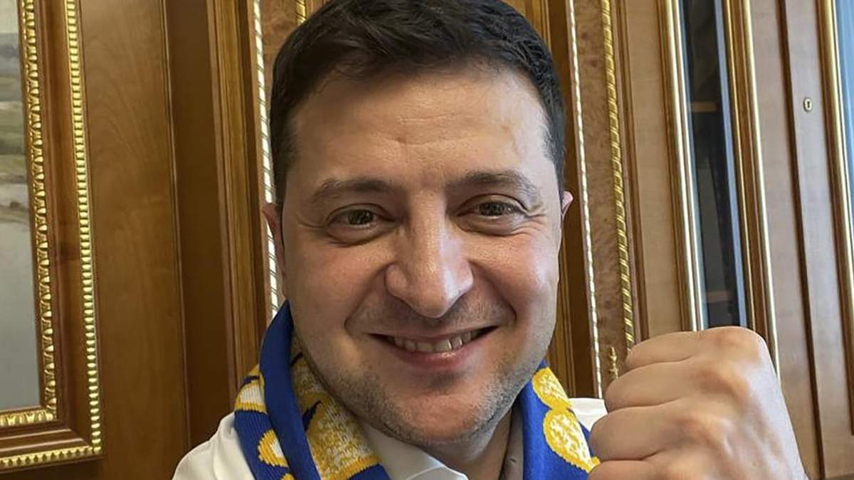 Володимир Зеленський побажав удачі збірній України з футболу Володимир Зеленський побажав удачі збірній України з футболу