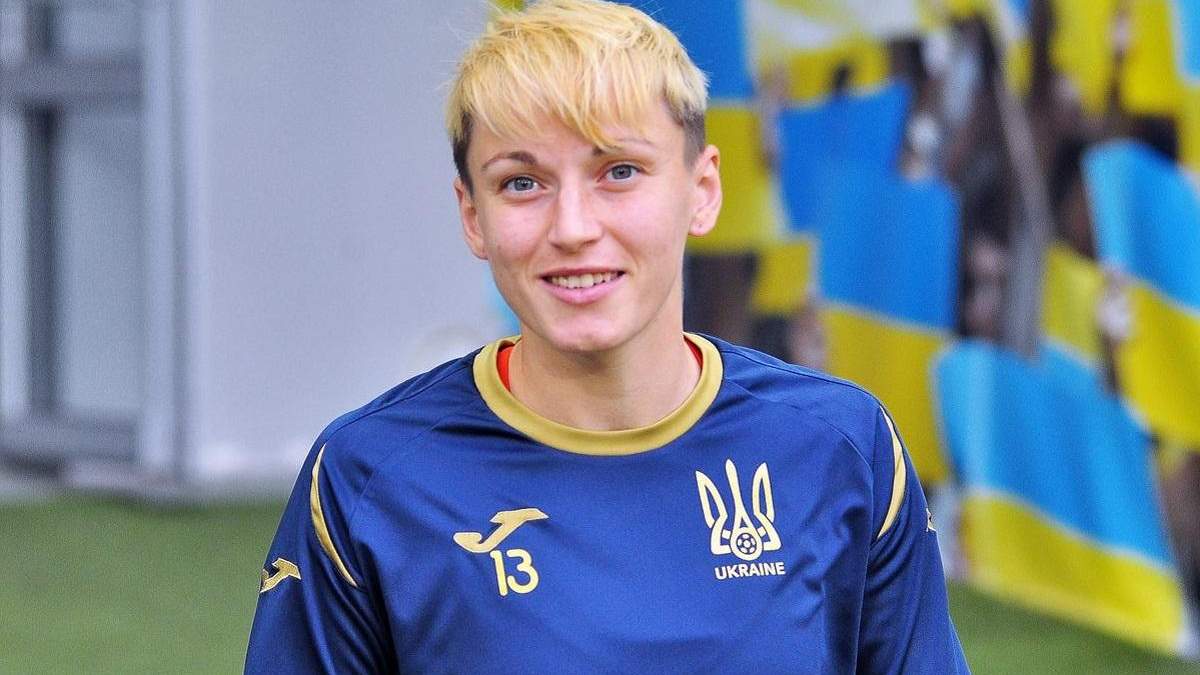 Вилучення футболістки України у матчі з Північною Ірландією – відео Вилучення футболістки України у матчі з Північною Ірландією – відео