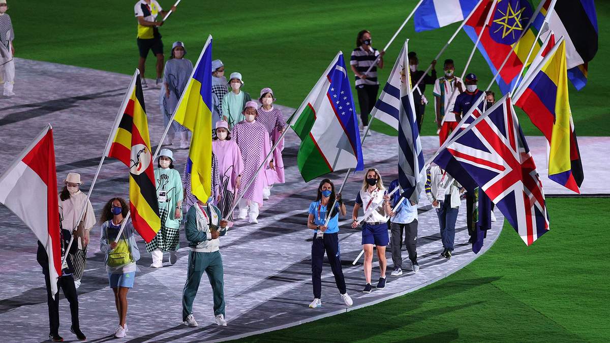 В Токио стартовала церемония закрытия Олимпиады-2020: фото ...
