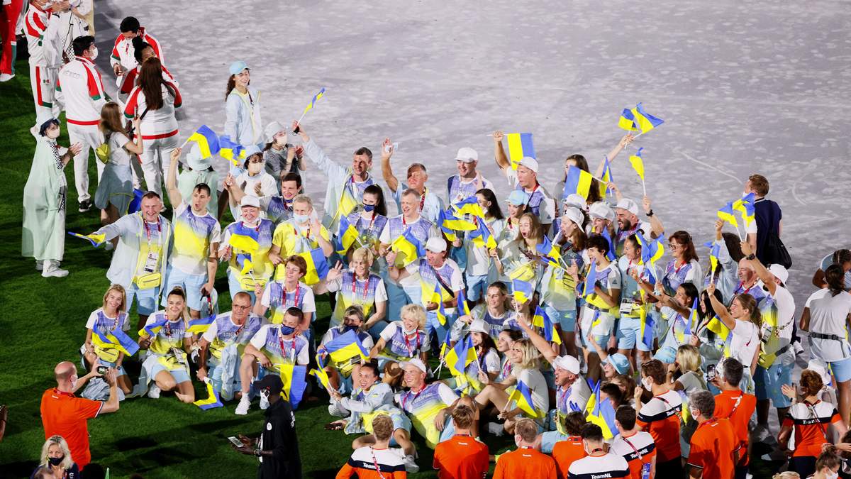 Украинские олимпийцы зажгли на церемонии прощания в Токио: фото
