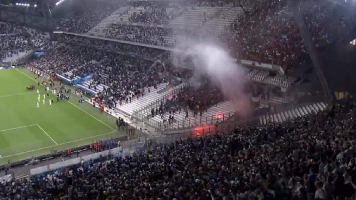 Вогняне фаєр-шоу на трибунах: фанати зірвали матч Ліги Європи у Франції - Спорт 24