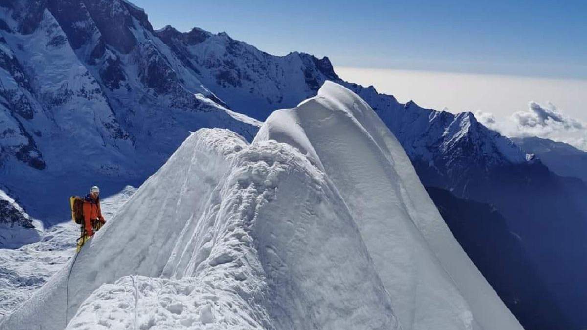 Украинцы первыми в мире покорили недосягаемую вершину в Гималаях на высоте более 7 тысяч метров - Спорт 24