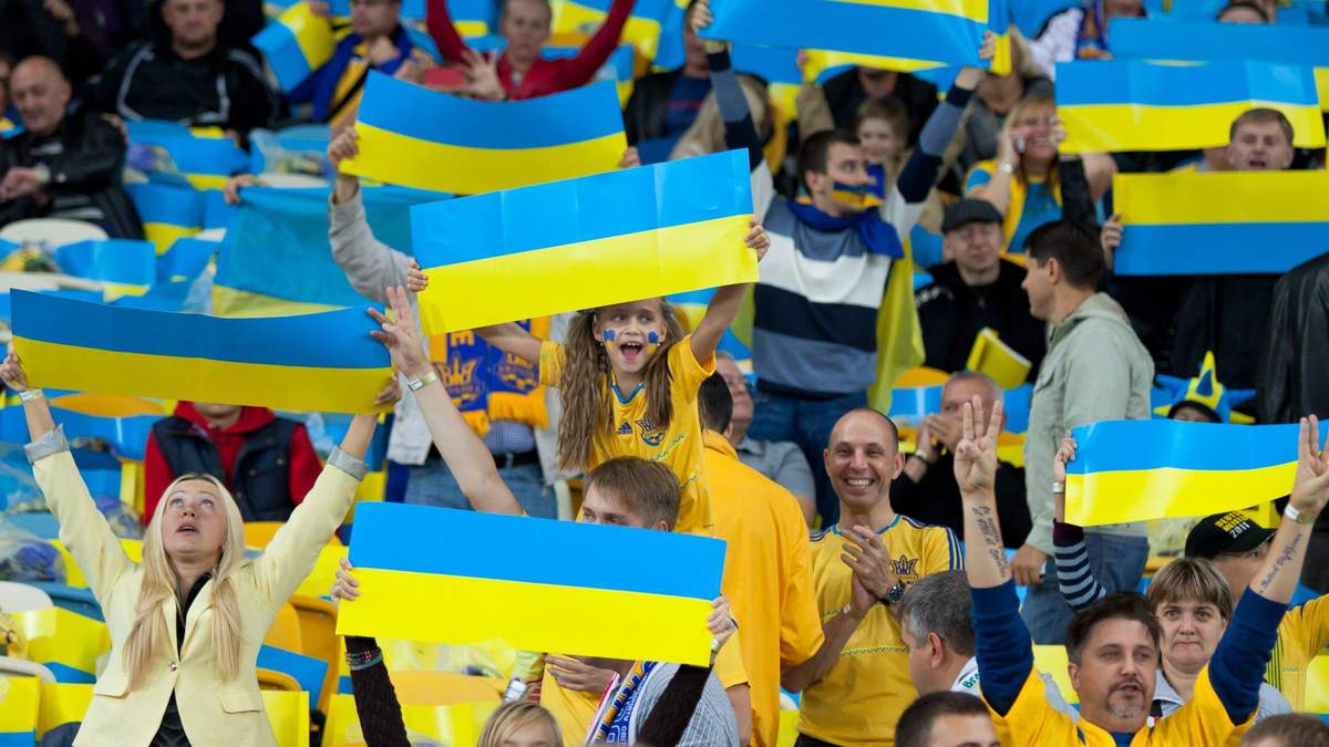 Фанати збірної України таки зможуть потрапити на матч з Боснією та Герцеговиною - Спорт 24 Фанати збірної України таки зможуть потрапити на матч з Боснією та Герцеговиною - Спорт 24