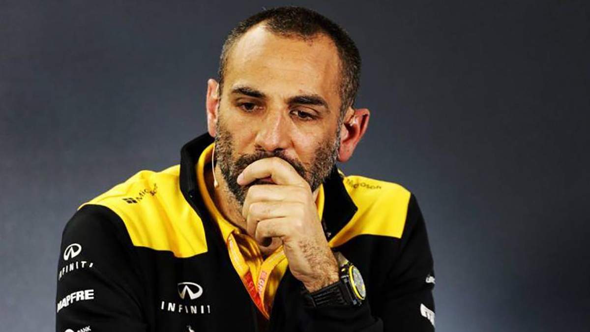 Колишній бос Renault вимушено зробив тату: він програв парі пілоту Формули-1 – комічне фото - Формула 1 новини - Спорт 24
