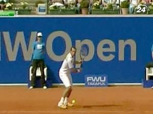 У фіналі турніру зіграють Давиденко та Маєр У фіналі турніру зіграють Давиденко та Маєр