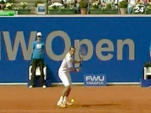 В финале турнира сыграют Давыденко и Майер