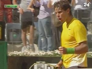 Надаль не без проблем стартував на Мастерсі в Італії Надаль не без проблем стартував на Мастерсі в Італії