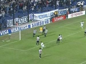 "Велес" на своем поле разгромил "Либертад" "Велес" на своем поле разгромил "Либертад"