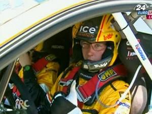 Тьери Нойвилль продолжает путь к своей дебютной победе Тьери Нойвилль продолжает путь к своей дебютной победе