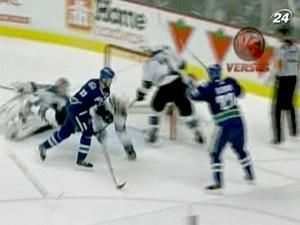 "Ванкувер" здолав "Сан-Хосе" в першому матчі фіналу Заходу "Ванкувер" здолав "Сан-Хосе" в першому матчі фіналу Заходу