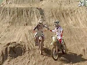 Клемма Дезале захватил лидерство в чемпионате мира по мотокроссу Клемма Дезале захватил лидерство в чемпионате мира по мотокроссу