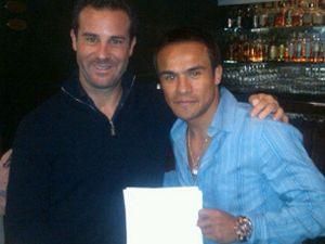 Маркес подписал контракт на бой с Пакьяо 