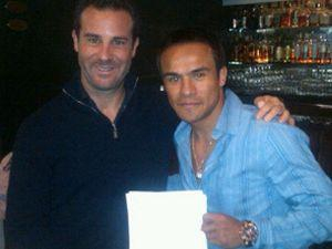 Маркес подписал контракт на бой с Пакьяо 