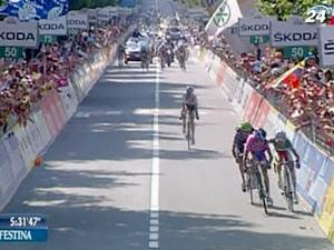 Итальянские велосипедисты едва не подрались на финише