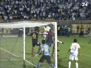 У першому матчі 1/2 фіналу "Сантос" здолав "Серро Портеньо" У першому матчі 1/2 фіналу "Сантос" здолав "Серро Портеньо"