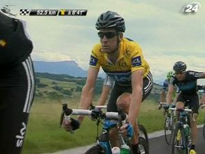 Брэдли Виггинс уверенно сохранил лидерство в общем зачете