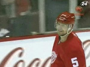 Никлас Лидстрем будет играть еще минимум год Никлас Лидстрем будет играть еще минимум год