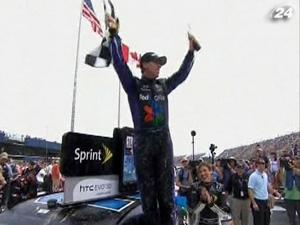 Дени Хэмлин одержал дебютную победу в сезоне