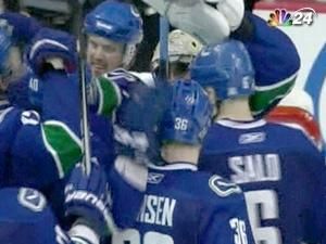 "Ванкувер" захватил лидерство в финальной серии с "Бостоном" "Ванкувер" захватил лидерство в финальной серии с "Бостоном"