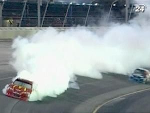 Кайл Буш виграв дебютну гонку Nаscar на новій трасі - Quaker State 400