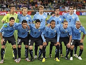 Збірна Уругваю стала першим фіналістом Кубка Америки Збірна Уругваю стала першим фіналістом Кубка Америки