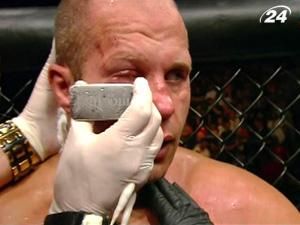 ММА: Емельяненко впервые в карьере проиграл нокаутом ММА: Емельяненко впервые в карьере проиграл нокаутом