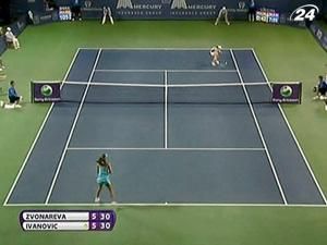 У фіналі зустрінуться Звонарьова та Радванська У фіналі зустрінуться Звонарьова та Радванська