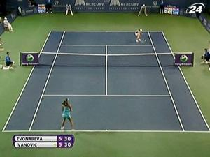 В финале встретятся Звонарева и Радванска