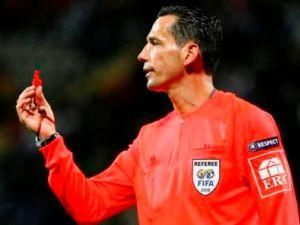 Лучший португальский арбитр попрощался с двумя зубами Лучший португальский арбитр попрощался с двумя зубами