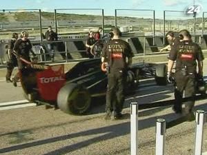 Тесты Lotus Renault GP доверил болид пилотесе