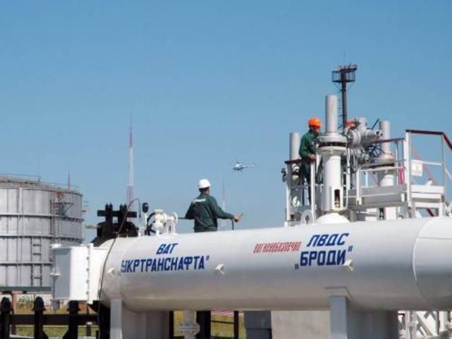 Україна скоротила транспортування нафти Україна скоротила транспортування нафти