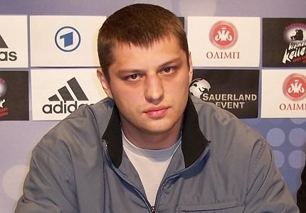 Білоруському боксеру двічі зламали носа під час бою