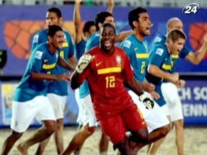 Збірна Україна з пляжного футболу поступилась Бразилії у серії пенальті Збірна Україна з пляжного футболу поступилась Бразилії у серії пенальті