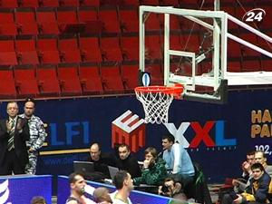 "Будівельник"  готовится к турне по Франции