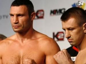 Виталий Кличко и Томаш Адамек провели процедуру взвешивания Виталий Кличко и Томаш Адамек провели процедуру взвешивания