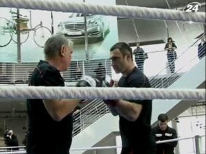 Виталий Кличко готов встретиться с Дэвидом Хэем 