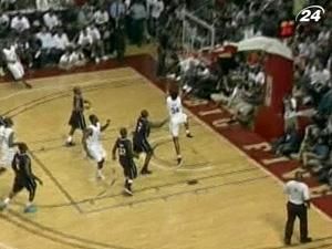 Баскетболісти Ентоні, Джеймс та Пол взяли участь у товариському матчі Баскетболісти Ентоні, Джеймс та Пол взяли участь у товариському матчі