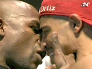 Боксер Оскар Де Ла Хойя призвал Мейвезера дать реванш Ортису