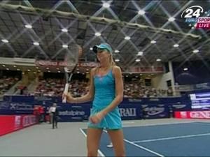 Теннис: Даниэла Хантукова пробилась во второй круг
