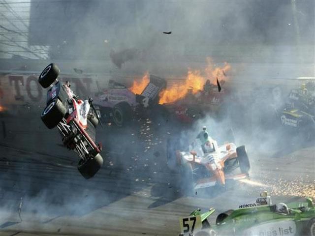 Авария болидов на гонке Indycar