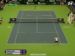 Теннис: Доминика Цибулкова и Кая Канепи сыграют в финале