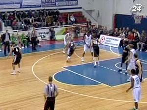 "Ферро-ЗНТУ" уверенно разобрался с "Донецком"