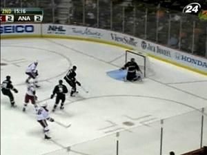 "Финикс" на выезде обыграл "Анахайм" "Финикс" на выезде обыграл "Анахайм"