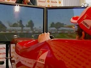 Пилоты Ferrari готовились к Гран-при Индии на симуляторе