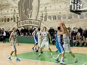 "Будівельник" виграв суперечку за перше місце у "Азовмаша" "Будівельник" виграв суперечку за перше місце у "Азовмаша"