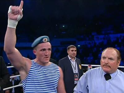 Российский боксер Лебедев победил американца Тони